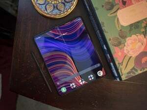 Das Galaxy Z Fold 4 soll dem Galaxy S22 Ultra mit integriertem S Pen folgen