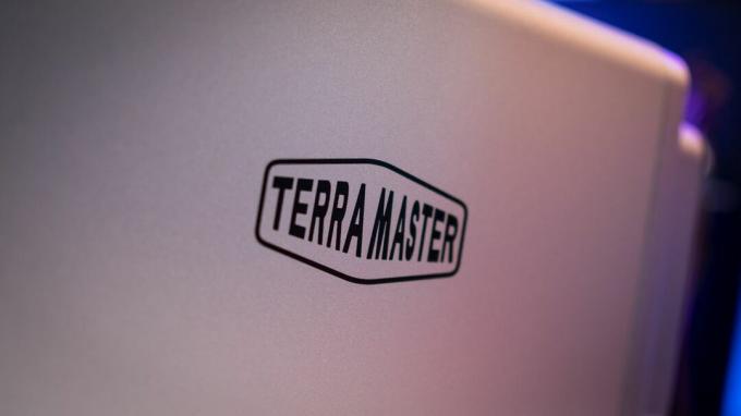 Recenzja serwera NAS TerraMaster F5-422 10GbE
