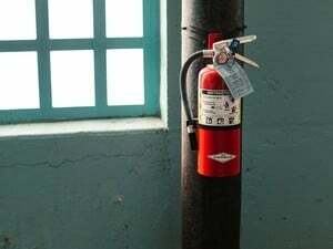 Evitați dezastrul cu un stingător de incendiu