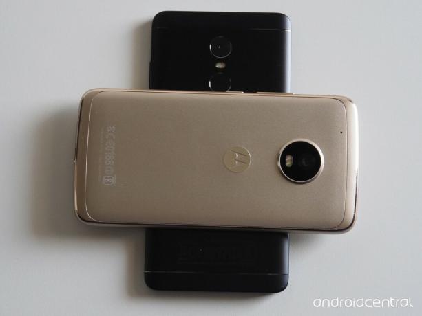 Moto G5 Plus contre Xiaomi Redmi Note 4
