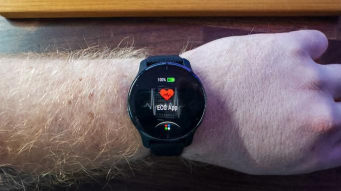 Garmin Venu 2 Plus pokazujący aplikację EKG.