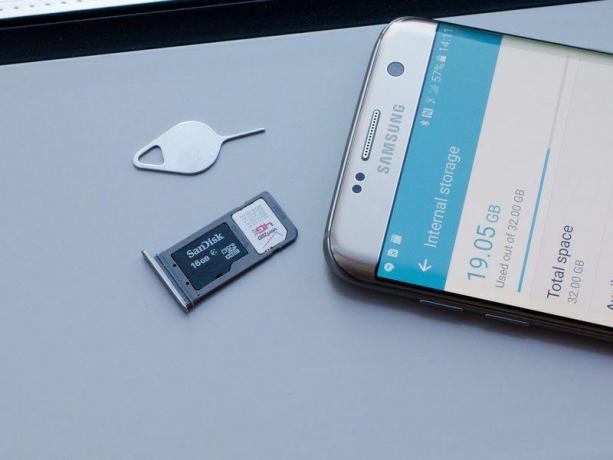 Galaxy S7 SD-kort og SIM-slot