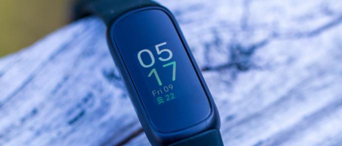 Fitbit Inspire 3 nærbillede af hjemmeskærmens helt 21x9