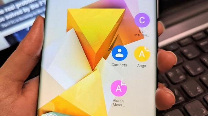 Google-Kontakte-Widgets auf dem Startbildschirm eines Android-Telefons