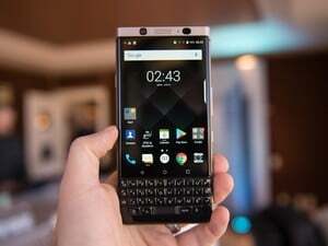 BlackBerry -lojalister kanske köper en 5G -telefon - förvänta dig inte att tangentbordet ska väckas