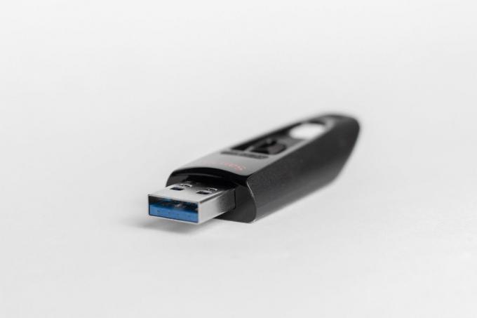 A legjobb USB-meghajtó a Kano számítógépéhez