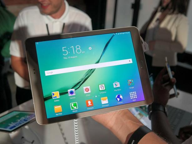 Samsung piecus gadus vecais Galaxy Tab S2 iegūst jaunu drošības atjauninājumu
