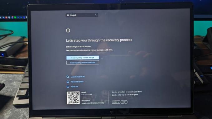 Ekran procesu odzyskiwania na Chromebooku