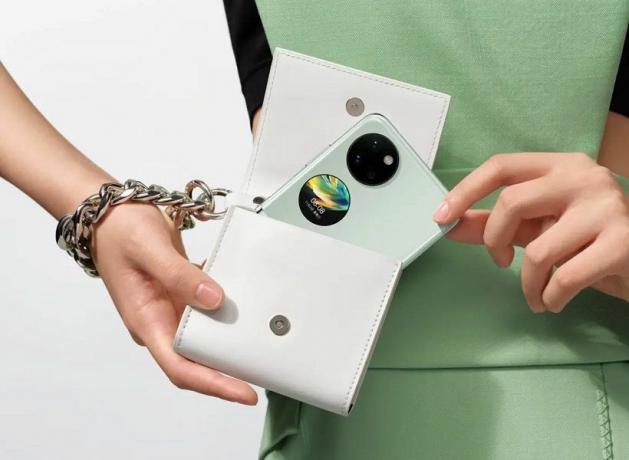 ה-Huawei Pocket S בצבע ירוק מנטה.