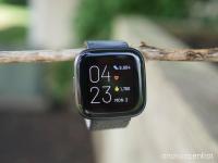 „Fitbit Versa 2“ vs. „Apple Watch Series 3“: kurį turėčiau pirkti?
