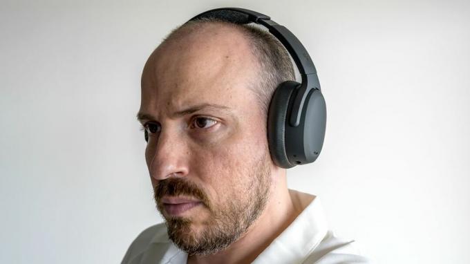 Nosim Skullcandy Crusher ANC 2 slušalice koje se nalaze preko uha.