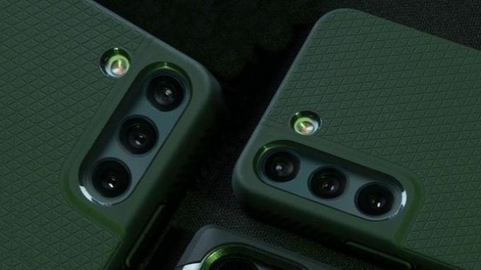 Estuche Spigen Liquid Air Armor para Samsung Galaxy S22 en Abyss Green estilo de vida