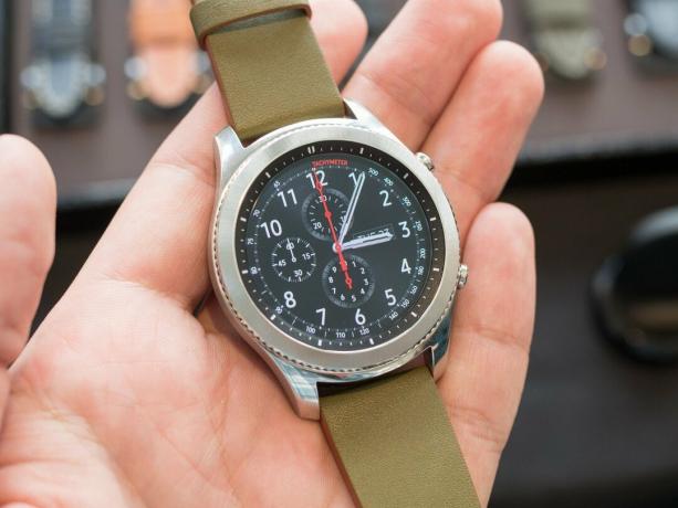 Персонализирайте вашия Samsung Gear S3 с нова лента за часовници