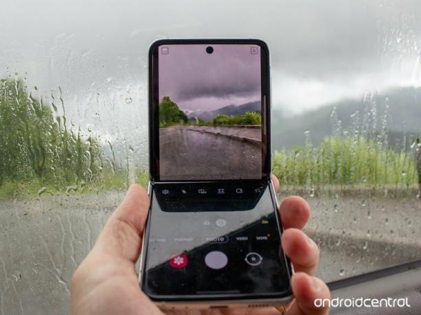 كاميرا Samsung Galaxy Z Flip 3 Flex Rain