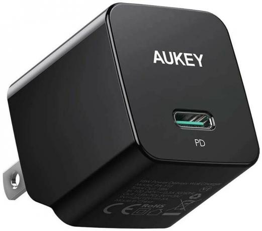 Зарядное устройство Aukey Minima Fast Charger