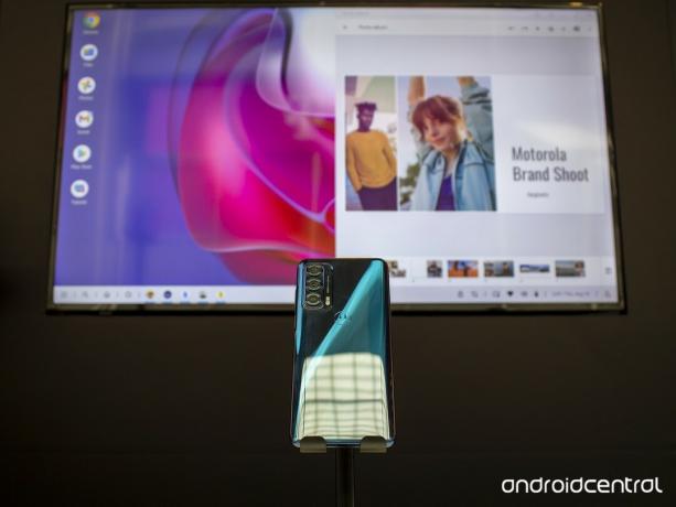 „Motorola Edge 2021“ yra pasirengęs perduoti darbalaukiui