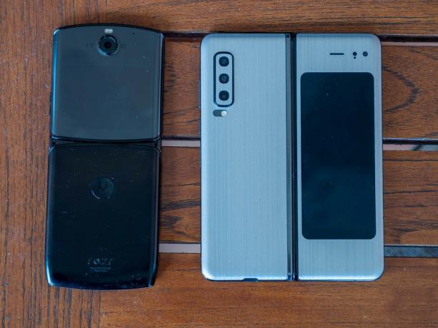 Samsung Galaxy Fold versus Motorola RAZR