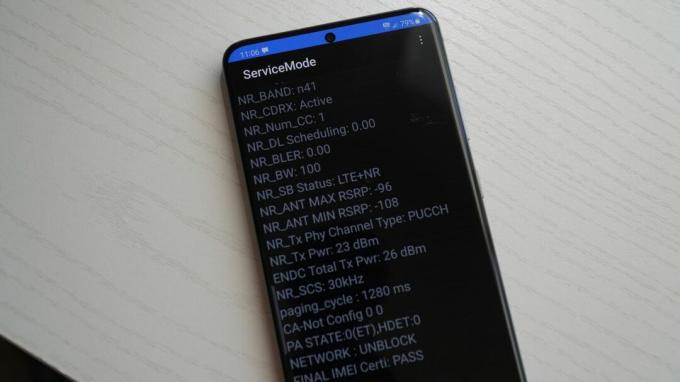 5G NR-båndinformasjon på en Galaxy S20+
