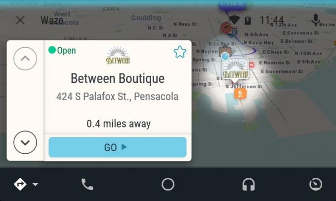 Android Auto के लिए Waze पर एक स्थानीय विज्ञापन