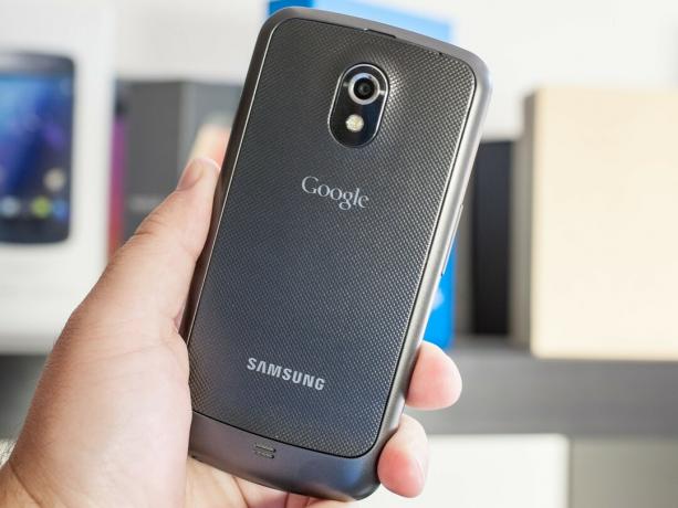 Samsung Galaxy Nexus - Mucho plástico.
