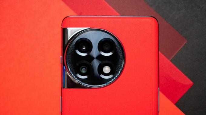 Recenzja OnePlus 11R Solar Red