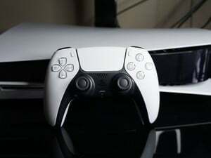 Преглед на PS5: Неизползван потенциал, с революционен контролер