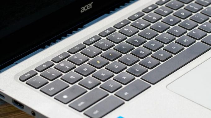 Az Acer Chromebook Vero 514 kiemelt E és R billentyűk