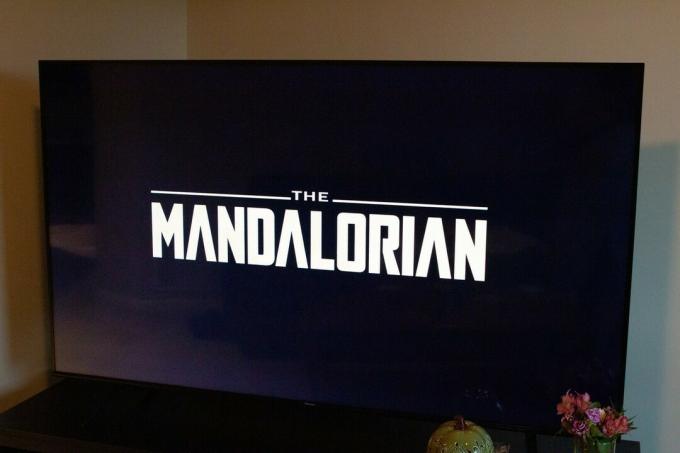 Écran de titre de Hisense H65G Series TV Mandalorian