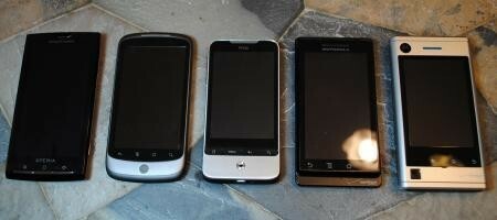 Från vänster, Xperia X10, Nexus One, Legend, Droid, Devour