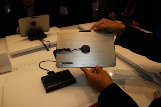 Toshiba Excite X10 في CES 2012