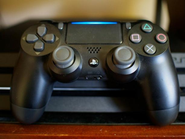 DualShock 4 på PlayStation 4-konsol