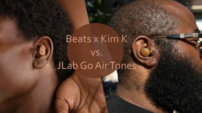 אוזניות Beats Fit Pro x Kim Kardashian ו-JLab Go Air Tones הנענדות על ידי שני אנשים