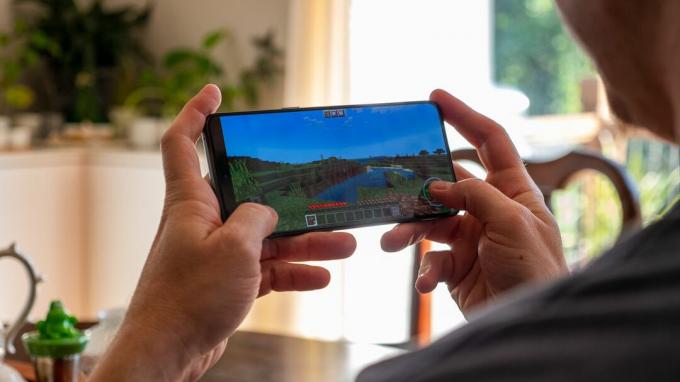 Spelar Minecraft på OnePlus 10T